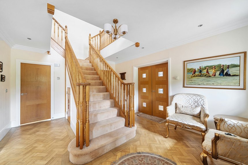 for sale cleopatra close london 56146 - Gibbs Gillespie