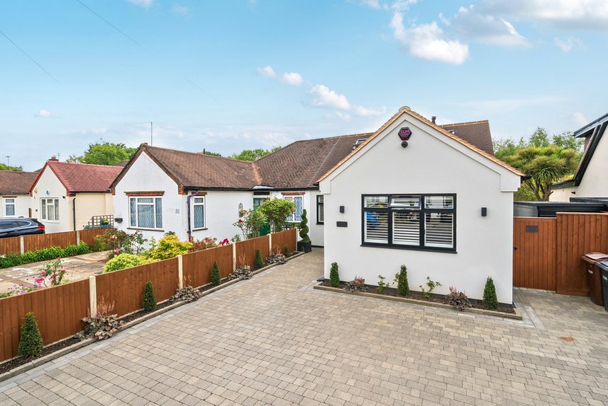 under offer eastern avenue london 56305 - Gibbs Gillespie