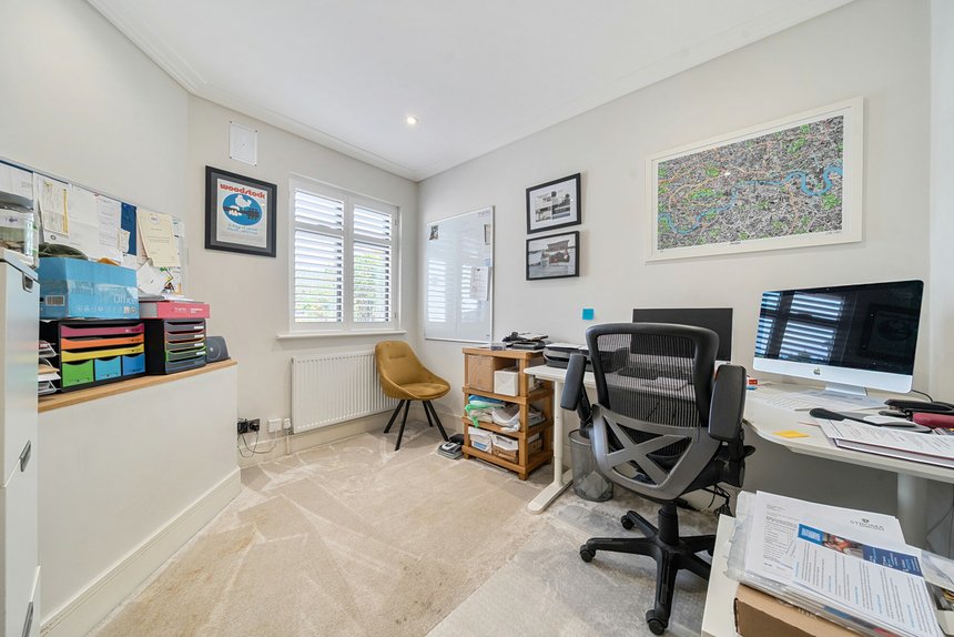 under offer eastern avenue london 56305 - Gibbs Gillespie