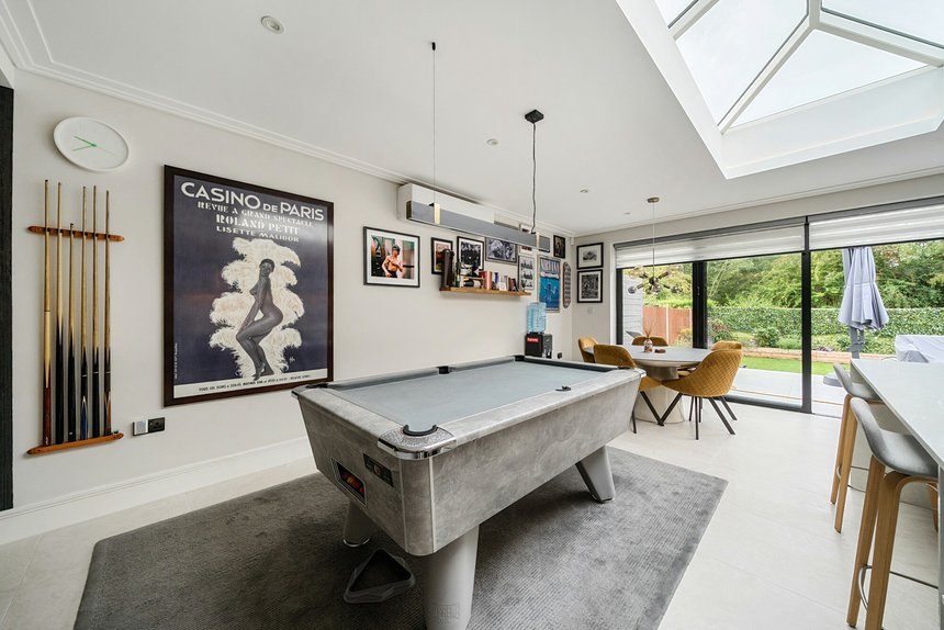 under offer eastern avenue london 56305 - Gibbs Gillespie