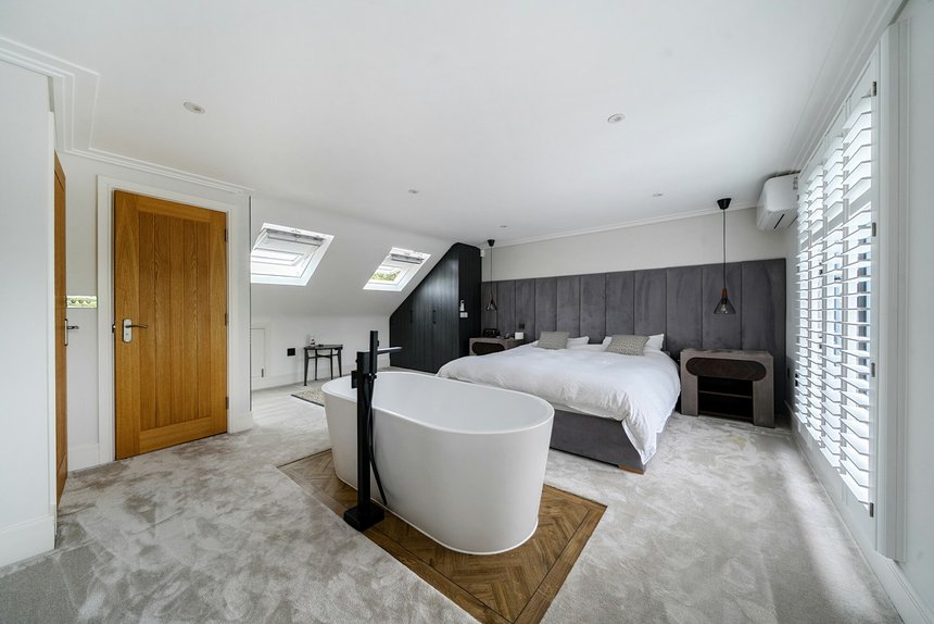 under offer eastern avenue london 56305 - Gibbs Gillespie