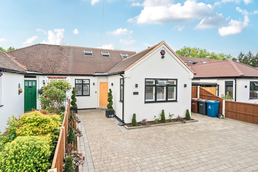 under offer eastern avenue london 56305 - Gibbs Gillespie