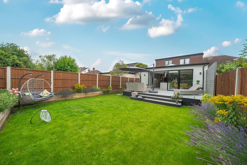 under offer eastern avenue london 56305 - Gibbs Gillespie