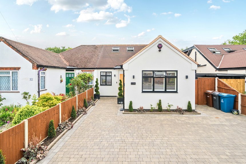 under offer eastern avenue london 56305 - Gibbs Gillespie