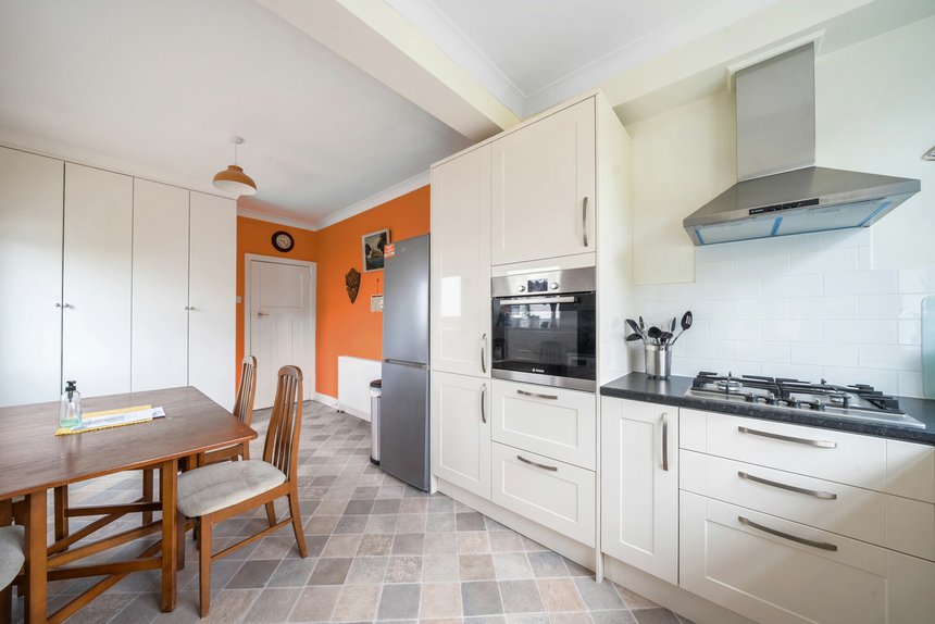 under offer elm drive london 56920 - Gibbs Gillespie