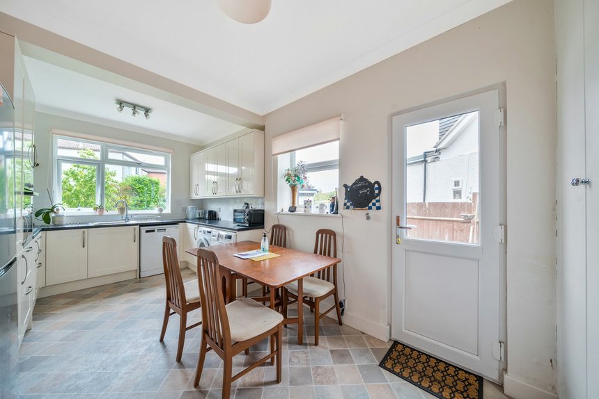 under offer elm drive london 56920 - Gibbs Gillespie