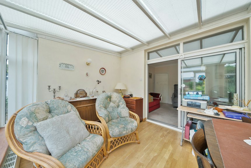 under offer elm drive london 56920 - Gibbs Gillespie