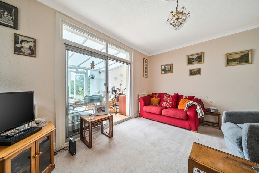 under offer elm drive london 56920 - Gibbs Gillespie