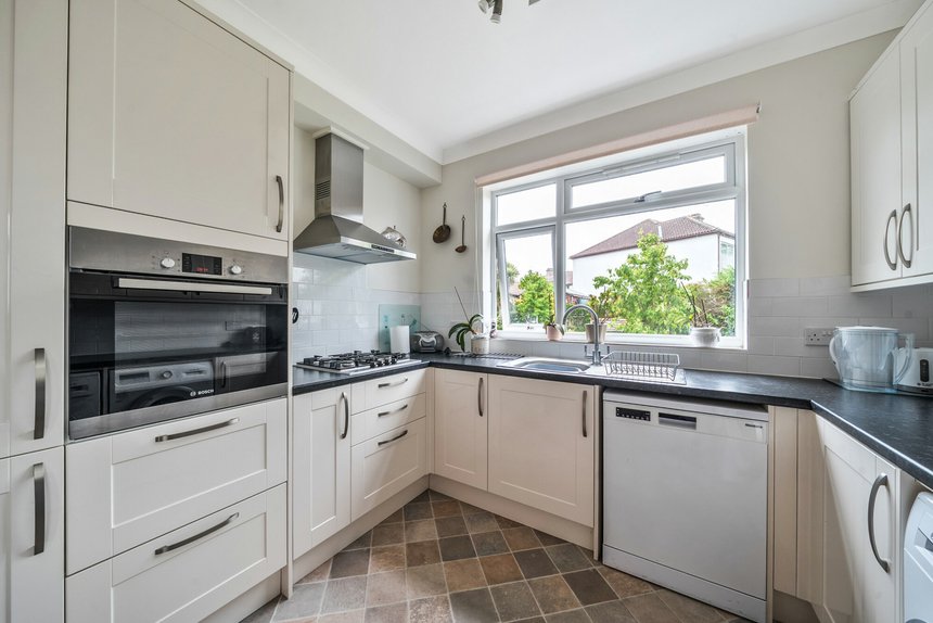 under offer elm drive london 56920 - Gibbs Gillespie