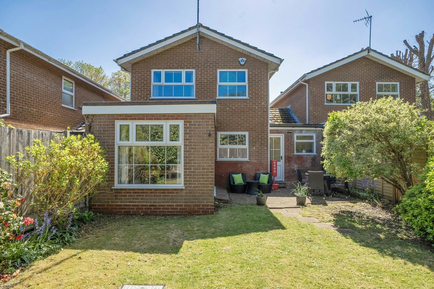 for sale windmill drive london 57097 - Gibbs Gillespie