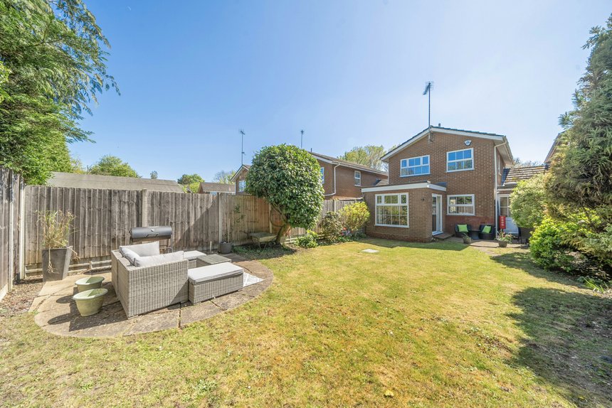 for sale windmill drive london 57097 - Gibbs Gillespie
