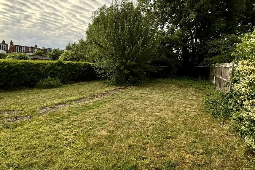 for sale dickinson avenue london 57206 - Gibbs Gillespie