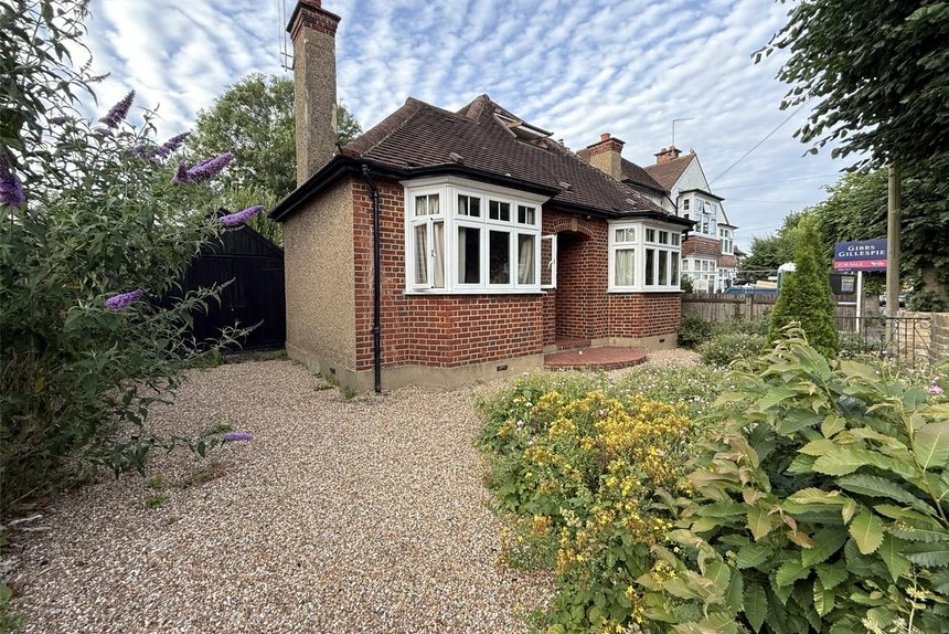 for sale dickinson avenue london 57206 - Gibbs Gillespie