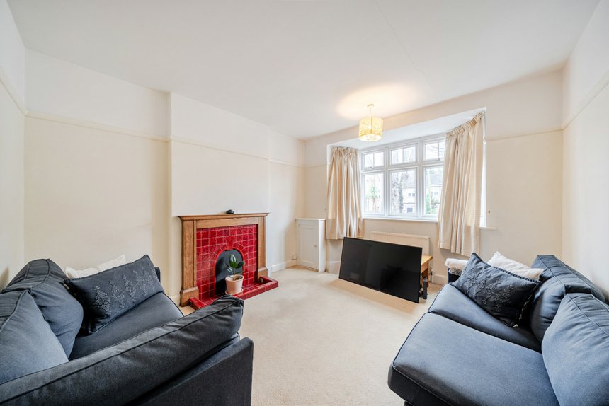 for sale dickinson avenue london 57206 - Gibbs Gillespie