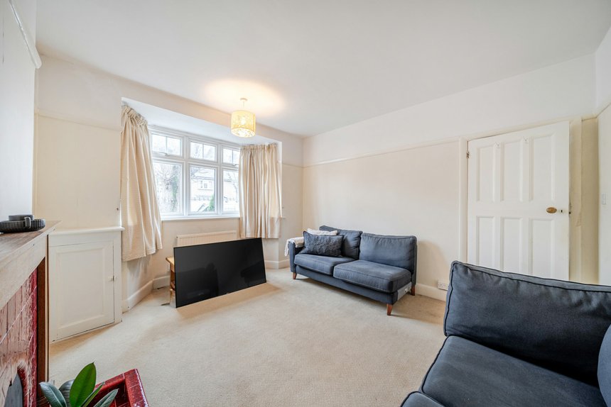 for sale dickinson avenue london 57206 - Gibbs Gillespie