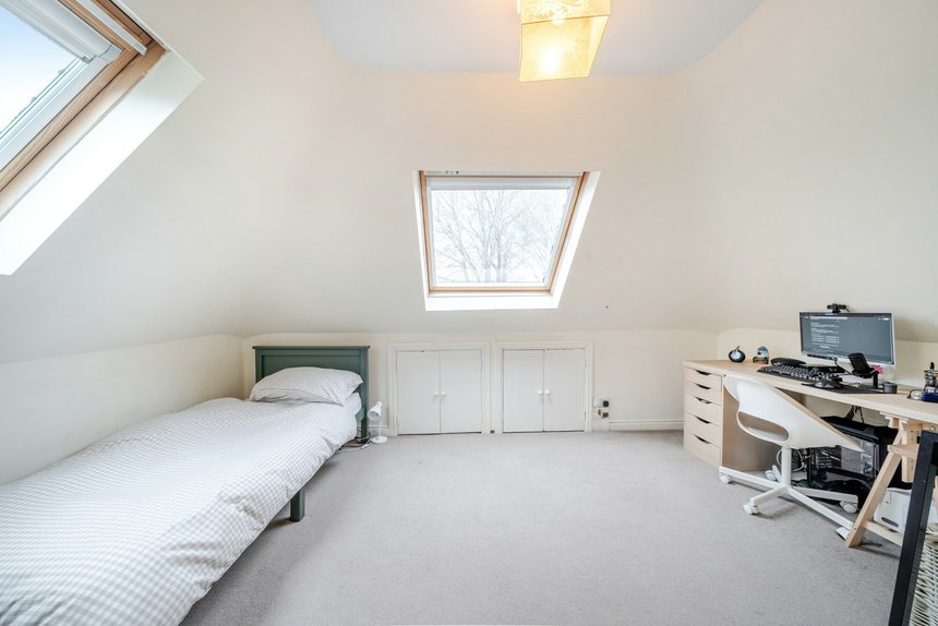 for sale dickinson avenue london 57206 - Gibbs Gillespie