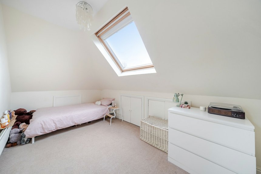 for sale dickinson avenue london 57206 - Gibbs Gillespie