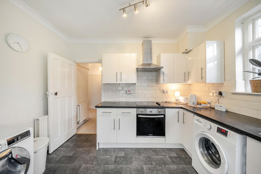 for sale dickinson avenue london 57206 - Gibbs Gillespie