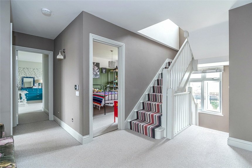 let blackpond lane london 57380 - Gibbs Gillespie