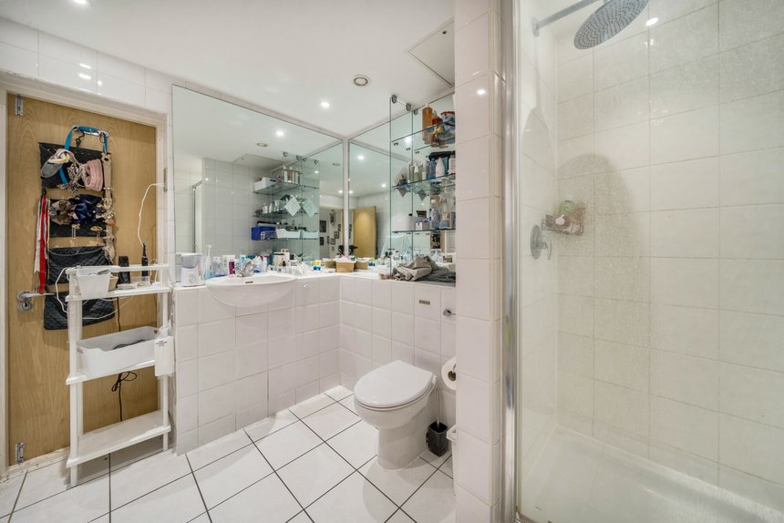 under offer point wharf lane london 57432 - Gibbs Gillespie