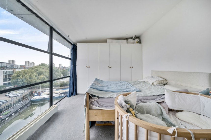 under offer point wharf lane london 57432 - Gibbs Gillespie