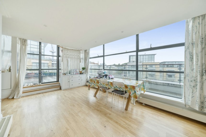 under offer point wharf lane london 57432 - Gibbs Gillespie