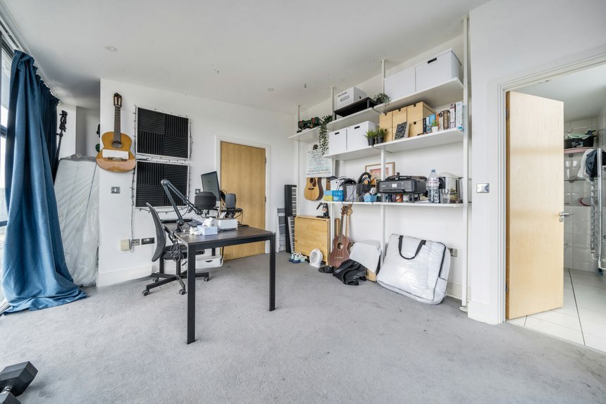 under offer point wharf lane london 57432 - Gibbs Gillespie