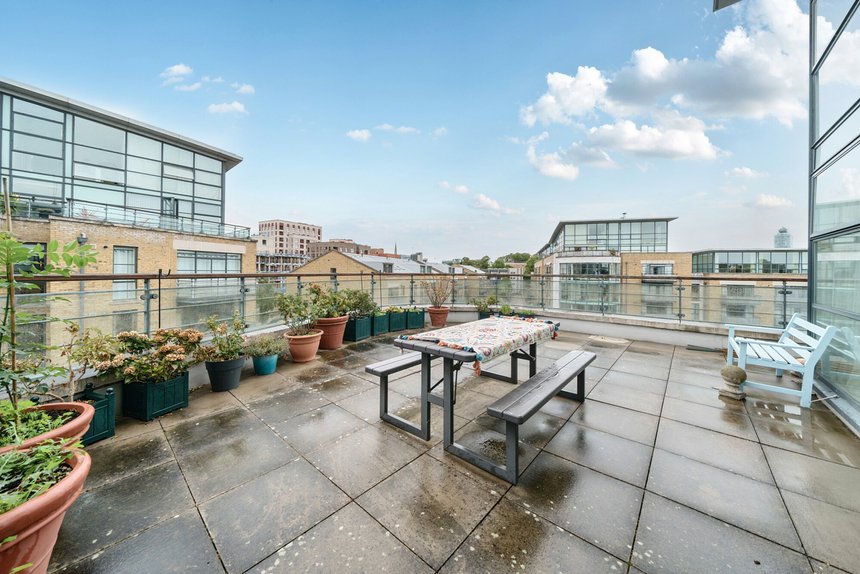 under offer point wharf lane london 57432 - Gibbs Gillespie