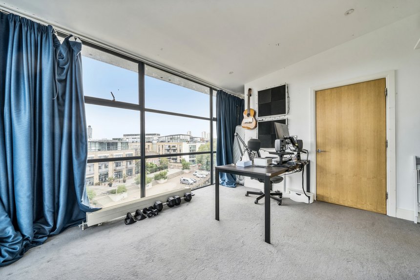 under offer point wharf lane london 57432 - Gibbs Gillespie