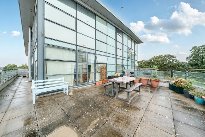under offer point wharf lane london 57432 - Gibbs Gillespie