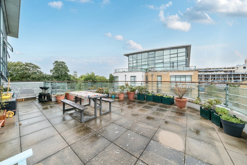 under offer point wharf lane london 57432 - Gibbs Gillespie