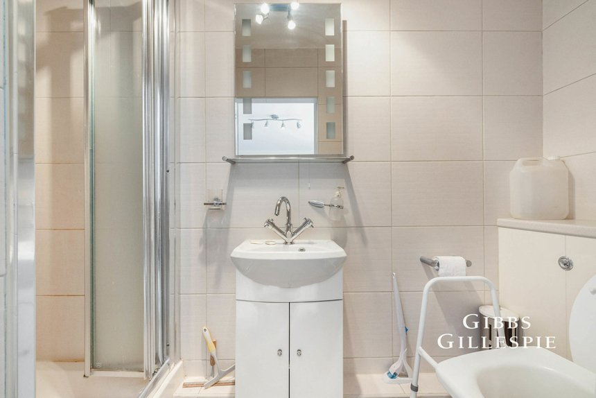 let stonegrove london 57756 - Gibbs Gillespie