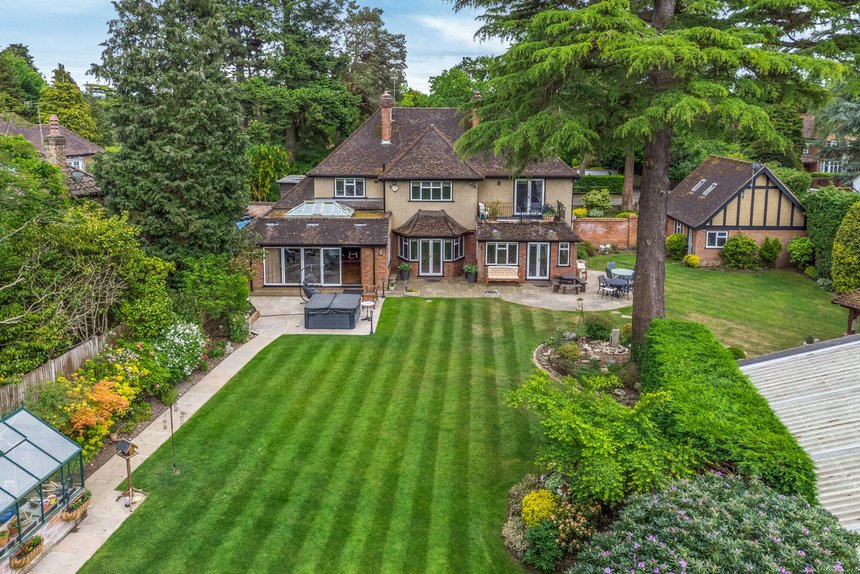 for sale copthorne road london 57772 - Gibbs Gillespie