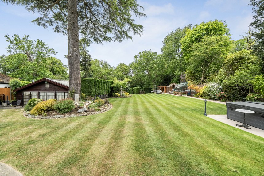 for sale copthorne road london 57772 - Gibbs Gillespie