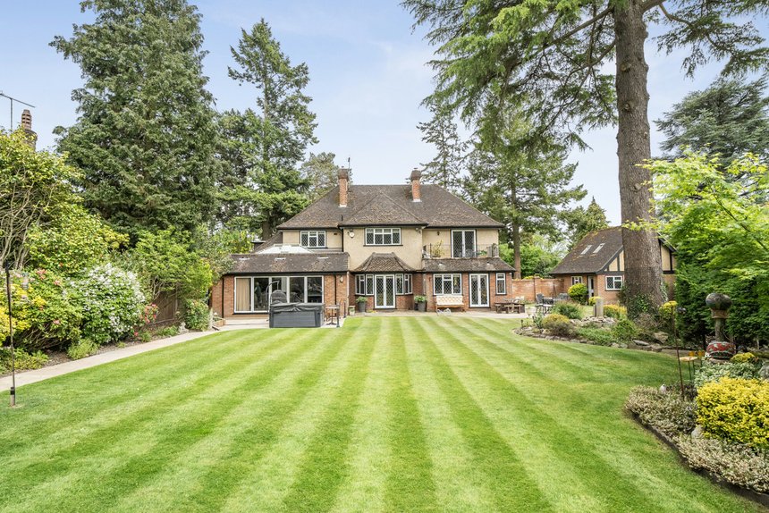 for sale copthorne road london 57772 - Gibbs Gillespie