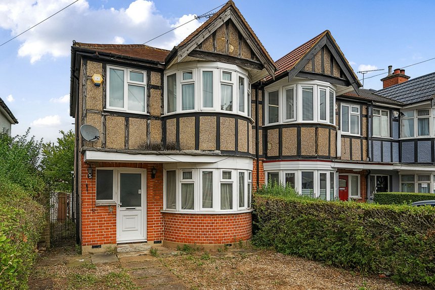 for sale warden avenue london 578 - Gibbs Gillespie