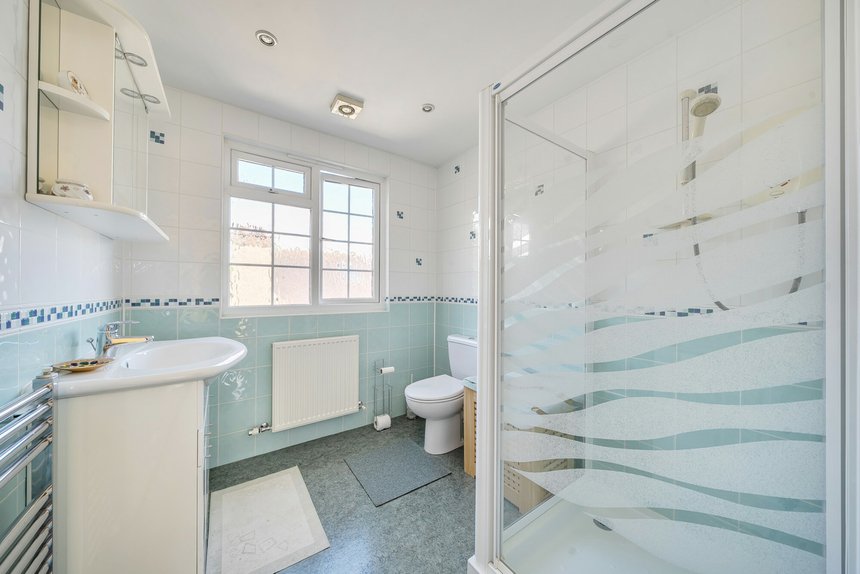 under offer hillcrest avenue london 58021 - Gibbs Gillespie