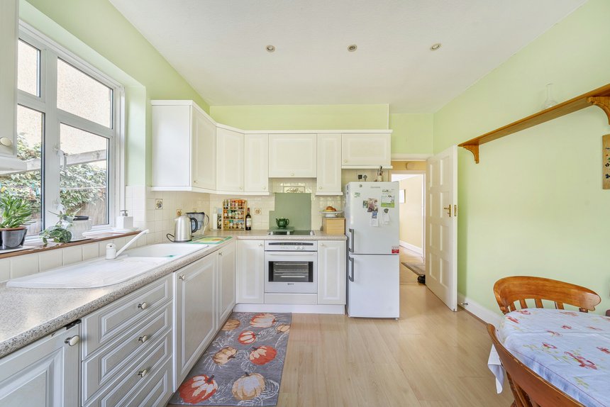 under offer hillcrest avenue london 58021 - Gibbs Gillespie