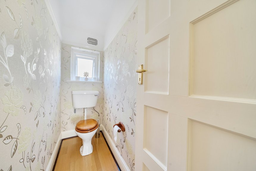 under offer hillcrest avenue london 58021 - Gibbs Gillespie