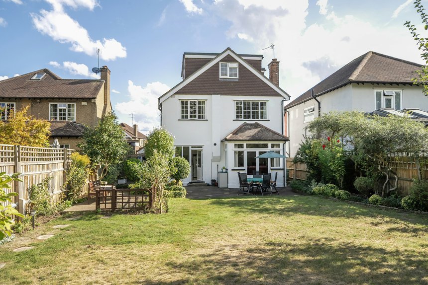 under offer hillcrest avenue london 58021 - Gibbs Gillespie