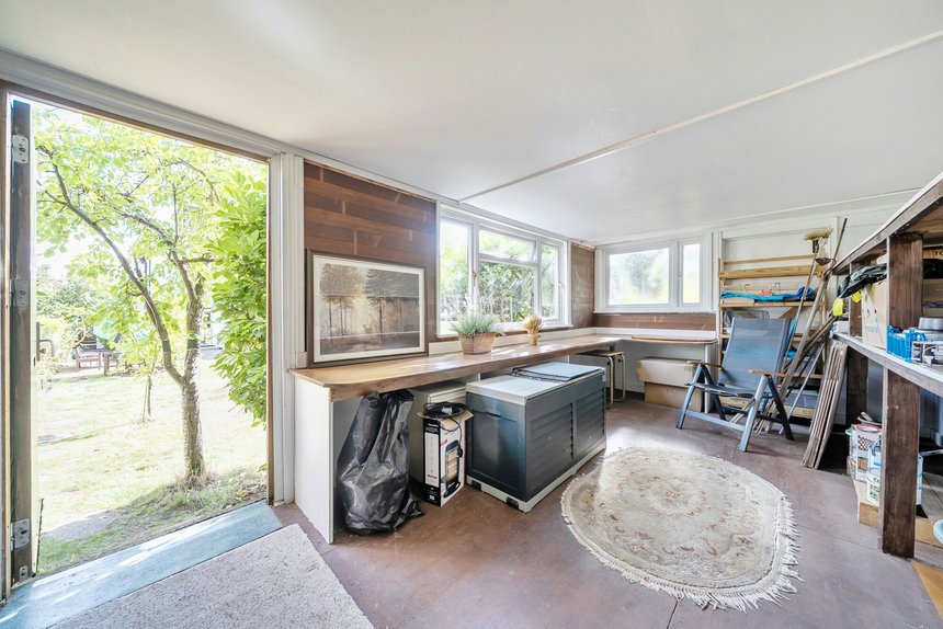 under offer hillcrest avenue london 58021 - Gibbs Gillespie