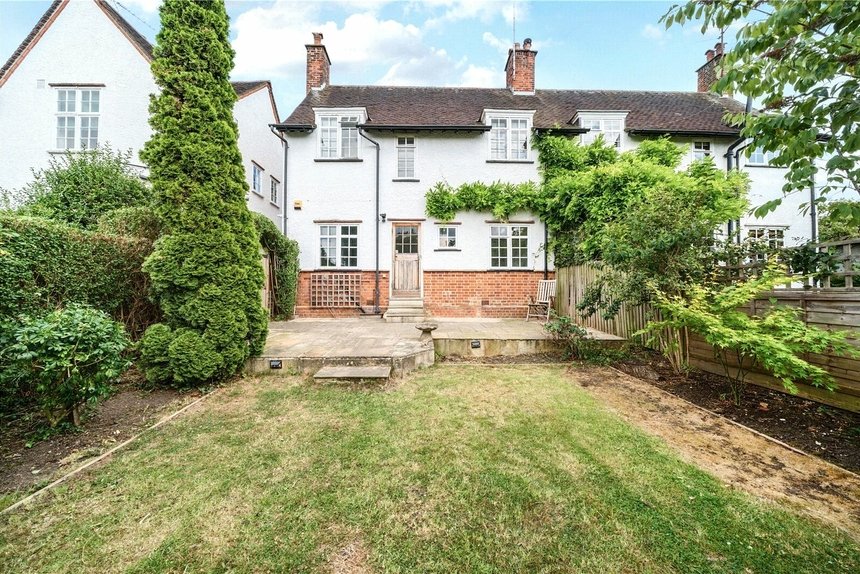 let fowlers walk london 58114 - Gibbs Gillespie