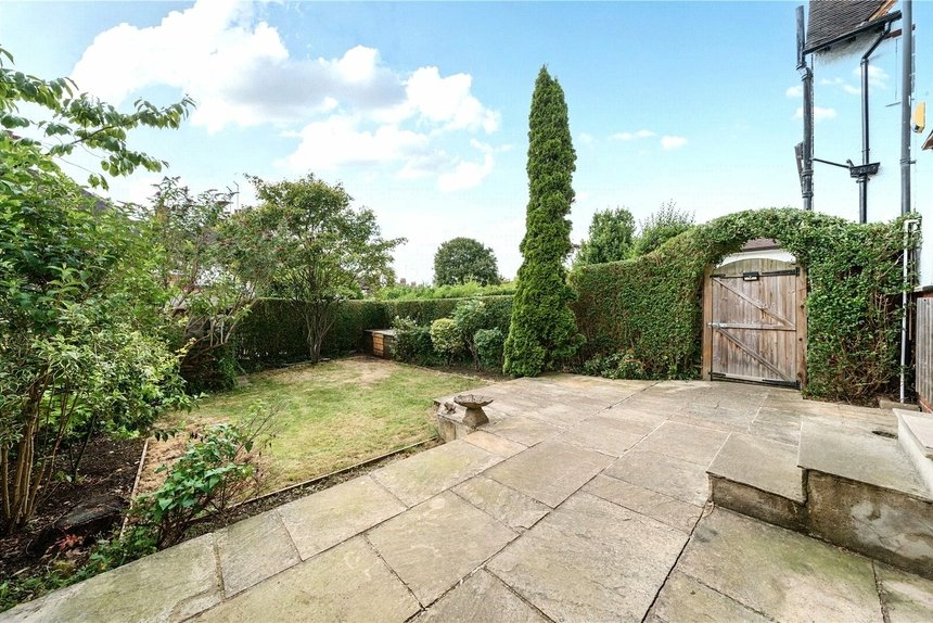 let fowlers walk london 58114 - Gibbs Gillespie