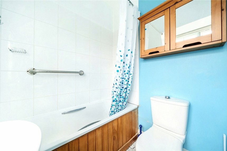 let fowlers walk london 58114 - Gibbs Gillespie