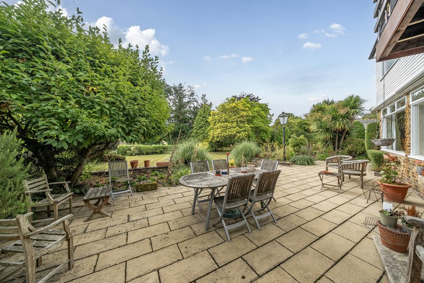 under offer bulstrode way london 58137 - Gibbs Gillespie