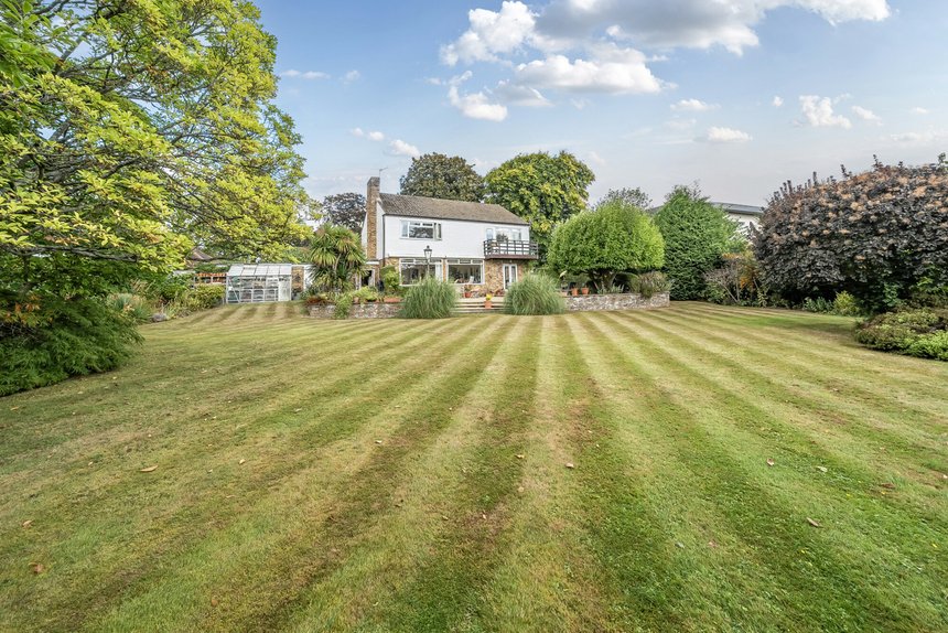 under offer bulstrode way london 58137 - Gibbs Gillespie