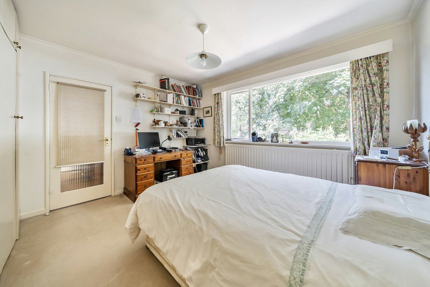 under offer bulstrode way london 58137 - Gibbs Gillespie