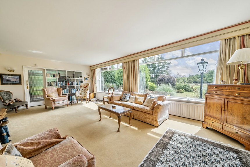 under offer bulstrode way london 58137 - Gibbs Gillespie