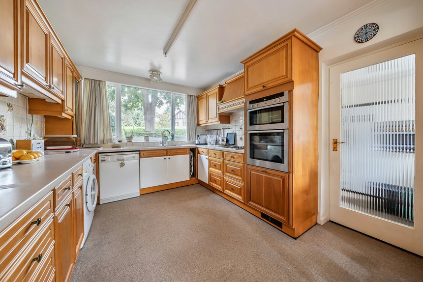 under offer bulstrode way london 58137 - Gibbs Gillespie