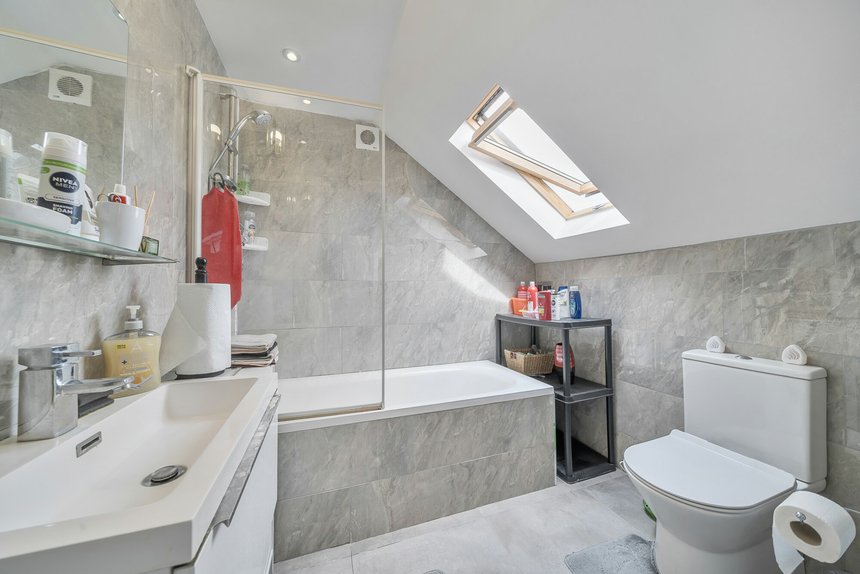 under offer manor avenue london 58162 - Gibbs Gillespie